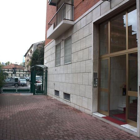 Casapole Apartment Милано Екстериор снимка